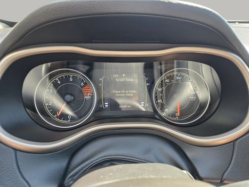 Used 2016 Jeep Cherokee Latitude FWD image 8