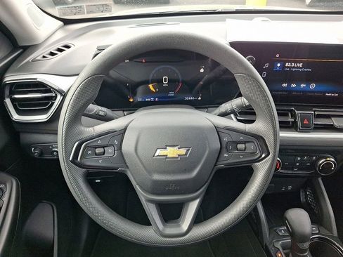 Used 2025 Chevrolet TrailBlazer LT AWD/4WD image 21
