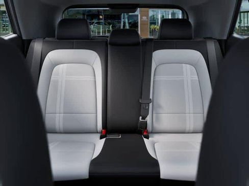 Used 2025 Hyundai Venue SEL FWD image 12