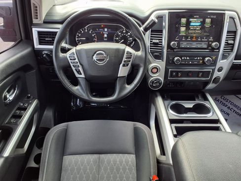Used 2021 Nissan Titan SV w/ SV Convenience Package AWD/4WD image 3