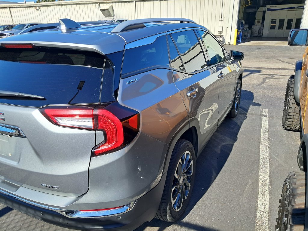 Used 2024 GMC Terrain SLT w/ LPO, Floor Liner Package AWD/4WD image 7