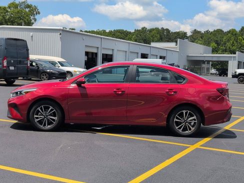 Used 2024 Kia Forte Sedan FWD image 2