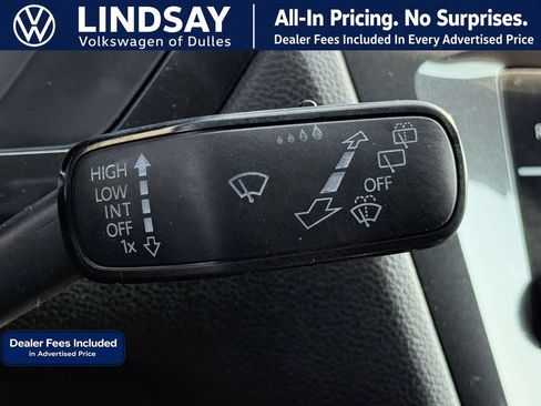 Used 2018 Volkswagen Tiguan SE FWD image 25
