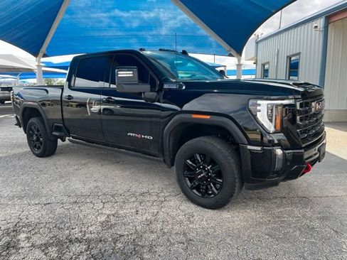 Used 2024 GMC Sierra 2500 AT4 w/ AT4 Premium Plus Package AWD/4WD image 5