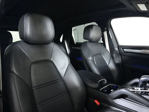 Used 2023 Porsche Cayenne Platinum Edition AWD/4WD image 35