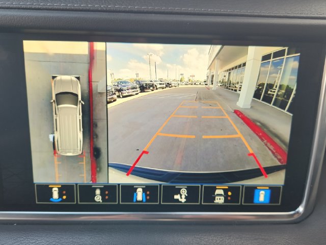 Used 2022 GMC Yukon Denali w/ Advanced Technology Package AWD/4WD image 16