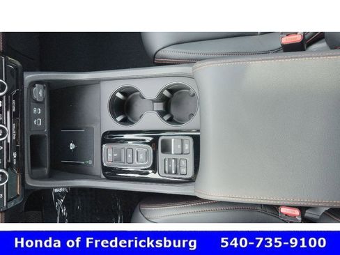 Certified 2025 Honda Pilot TrailSport image 32