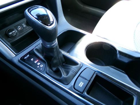 Used 2017 Hyundai Sonata SE w/ Winter Weather Package image 22