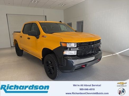 Used 2021 Chevrolet Silverado 1500 Custom Trail Boss w/ LPO, Dark Essentials Package image 1