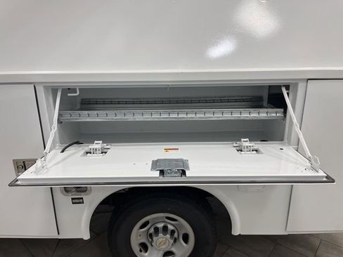 New 2025 Chevrolet Express 3500 Work Van w/ Power Convenience Package image 13