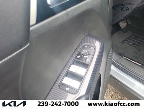 Used 2022 Mitsubishi Outlander SE FWD image 23
