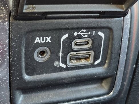 Used 2023 Jeep Wrangler Sport S image 9