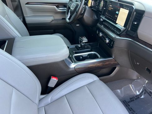 Used 2023 GMC Sierra 1500 SLT w/ SLT Premium Package AWD/4WD image 14