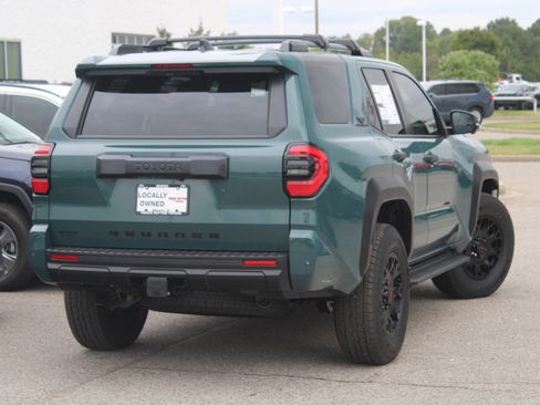 Used 2025 Toyota 4Runner TRD Off-Road Premium image 11