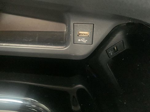 Used 2021 Toyota C-HR XLE image 12