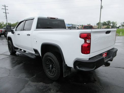 Used 2024 Chevrolet Silverado 2500 Custom w/ Custom Value Package AWD/4WD image 9