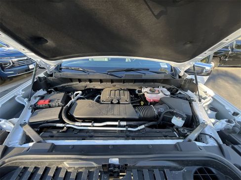 New 2025 Chevrolet Silverado 1500 LT image 30