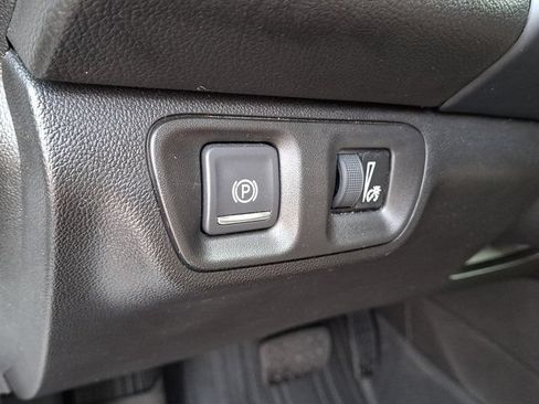 Used 2023 GMC Acadia SLE FWD image 29