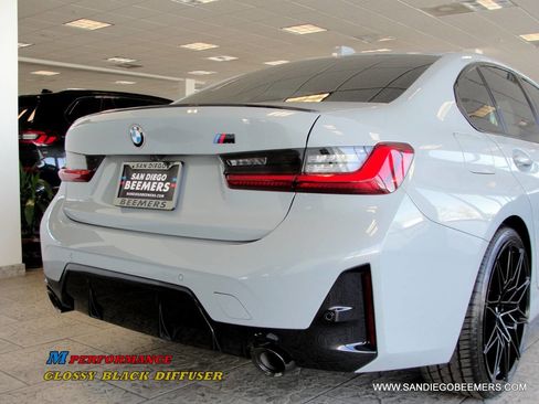 Used 2024 BMW 330i Sedan w/ M Sport Package image 12
