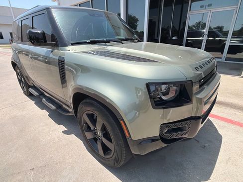 Used 2024 Land Rover Defender 110 X-Dynamic SE AWD/4WD image 4