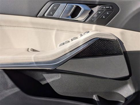 Used 2025 BMW X7 M60i w/ Executive Package image 29