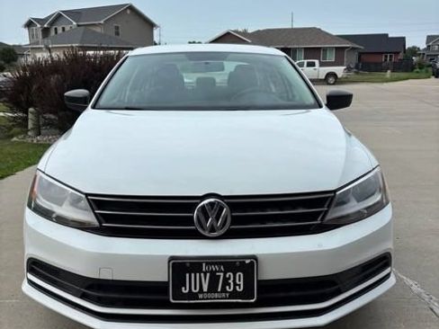 Used 2015 Volkswagen Jetta SE FWD image 6