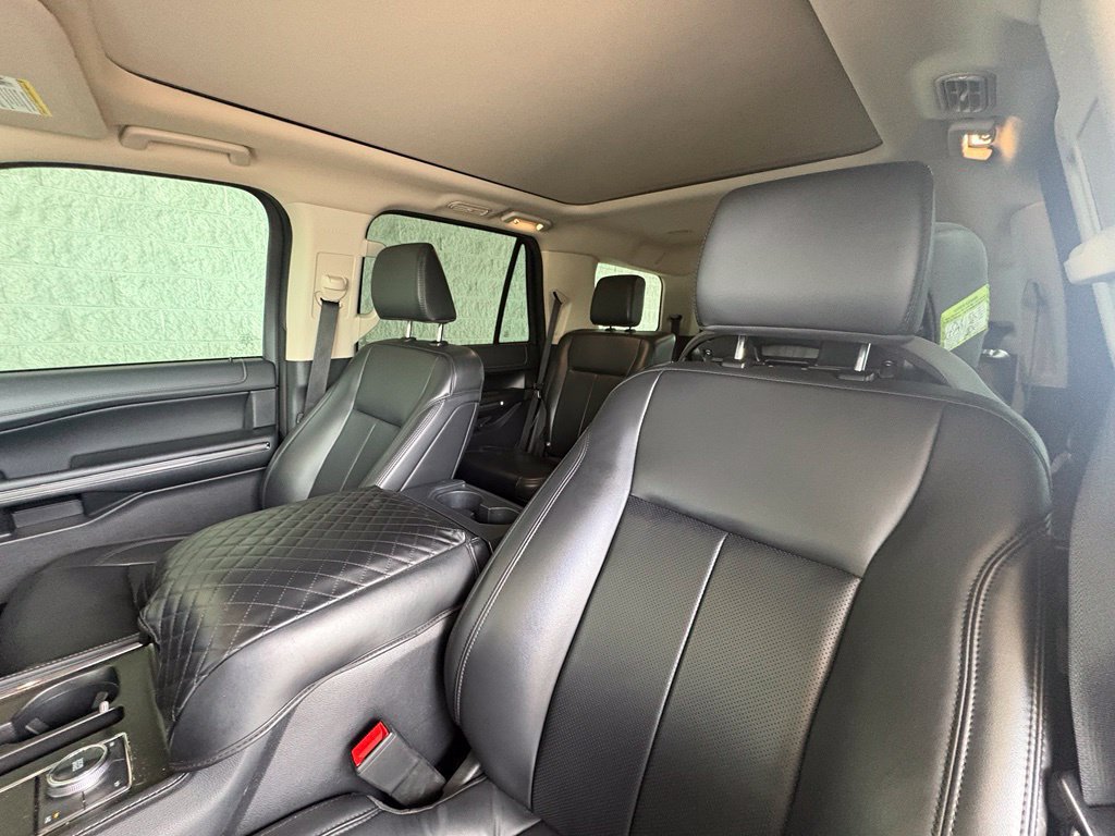 Used 2023 Ford Expedition XLT AWD/4WD image 2