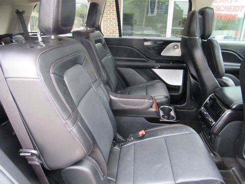 Used 2023 Lincoln Aviator Reserve w/ Equipment Group 201A AWD/4WD image 39