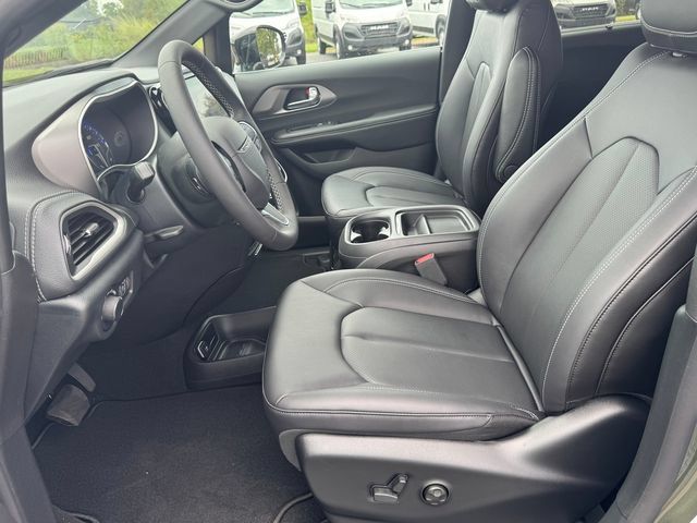 New 2027 Chrysler Pacifica Select AWD/4WD image 23