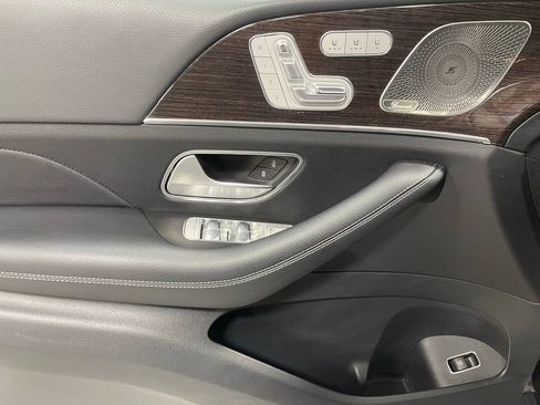 Used 2024 Mercedes-Benz GLS 450 4MATIC image 18