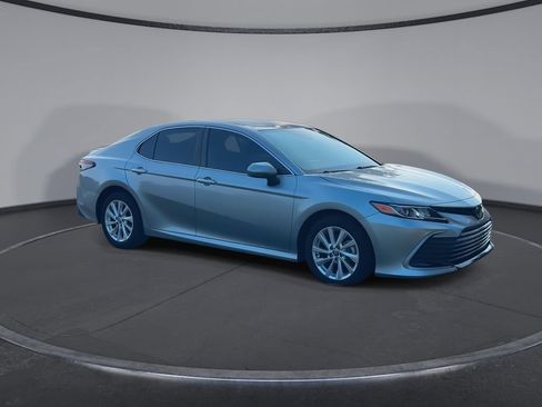 Used 2023 Toyota Camry LE FWD image 2