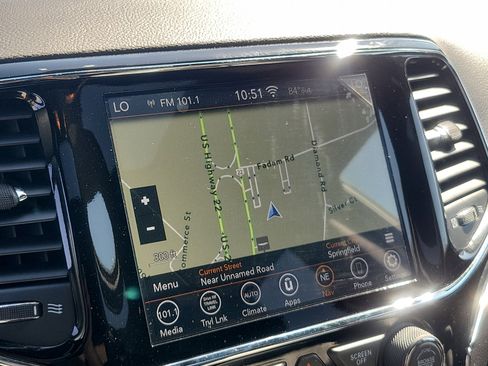 Used 2020 Jeep Grand Cherokee Limited image 17