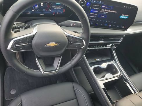 Certified 2026 Chevrolet Traverse LT w/ Driver Confidence Package AWD/4WD image 19