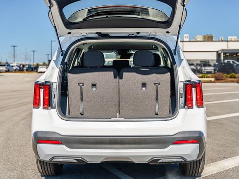New 2026 Kia Sorento LX FWD image 12