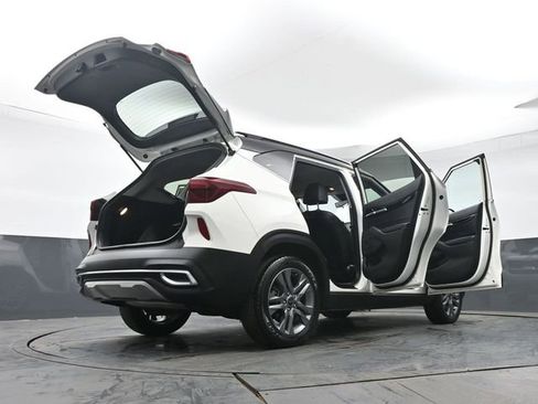 Used 2021 Kia Seltos S AWD/4WD image 42