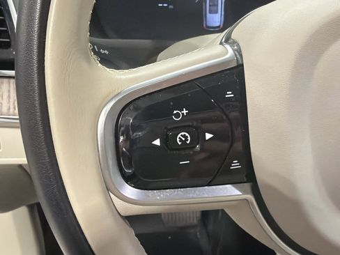 Used 2025 Volvo XC90 B6 Plus AWD/4WD image 27