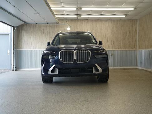 Used 2024 BMW X7 xDrive40i AWD/4WD image 2