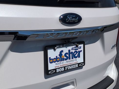 Used 2019 Ford Explorer XLT w/ Equipment Group 202A AWD/4WD image 33