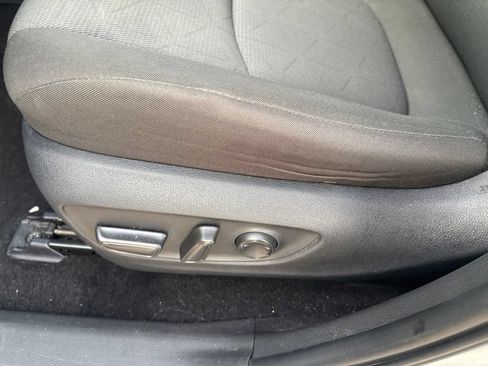 Used 2025 Toyota RAV4 XLE AWD/4WD image 14