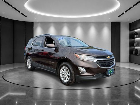 Used 2020 Chevrolet Equinox LT FWD image 2