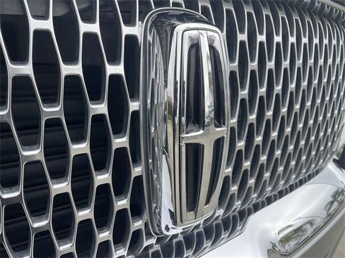 Used 2022 Lincoln Navigator Reserve image 32