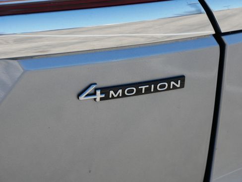 Used 2023 Volkswagen Atlas SE w/ Black Wheel Package image 5