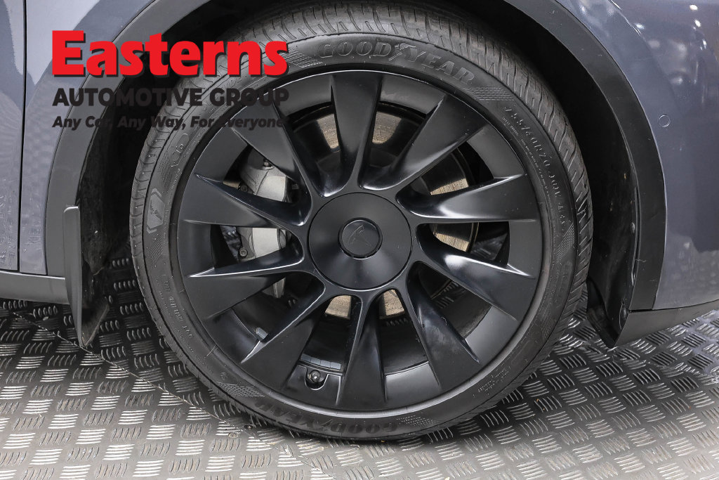 Used 2022 Tesla Model Y Long Range AWD/4WD image 26