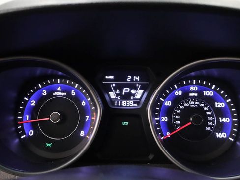 Used 2015 Hyundai Elantra SE w/ Option Group 02 FWD image 4