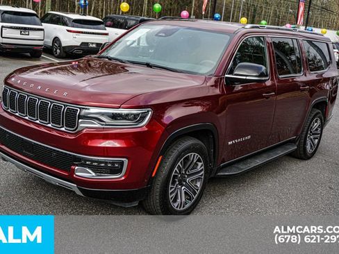 Used 2024 Jeep Wagoneer L Series II w/ Flexible Seating Group AWD/4WD image 14