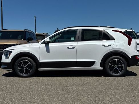 New 2026 Kia Niro LX FWD image 10