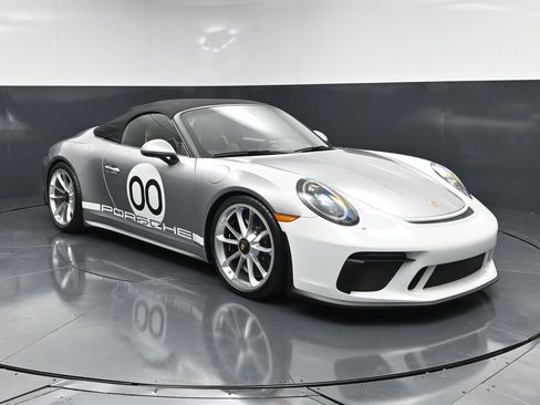 Used 2019 Porsche 911 Speedster RWD image 10