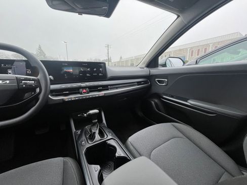 Used 2025 Kia K4 LXS image 34