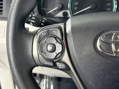 Used 2015 Toyota Venza LE image 17