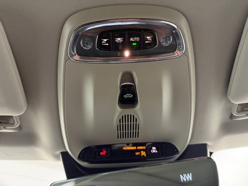 Used 2018 Volvo XC90 T5 Momentum w/ Convenience Package image 19